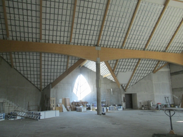 Ocieplanie stropu kościoła ma się ku końcowi