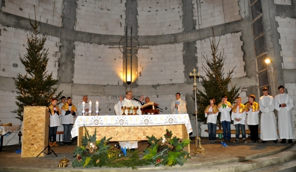 Pasterka w nowym kościele